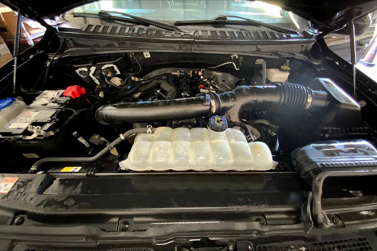 Certified 2024 Ford Expedition Max XLT image 30