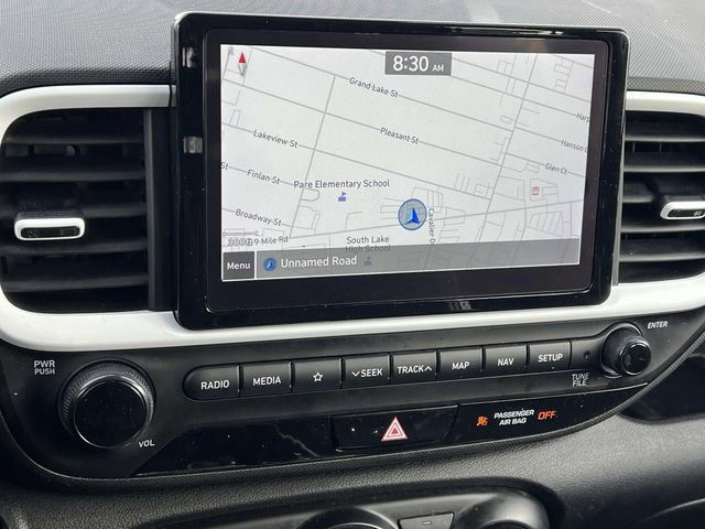 Used 2022 Hyundai Venue Limited image 20