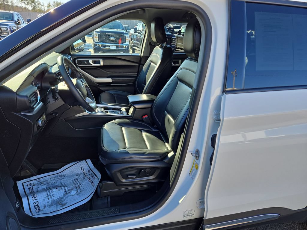 Certified 2023 Ford Explorer XLT w/ Equipment Group 202A AWD/4WD image 6