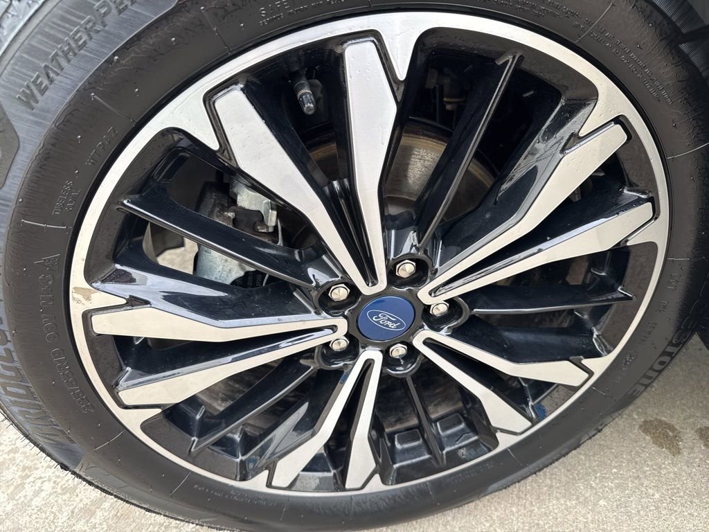 Certified 2022 Ford Escape SE w/ SE Sport Appearance Package image 36