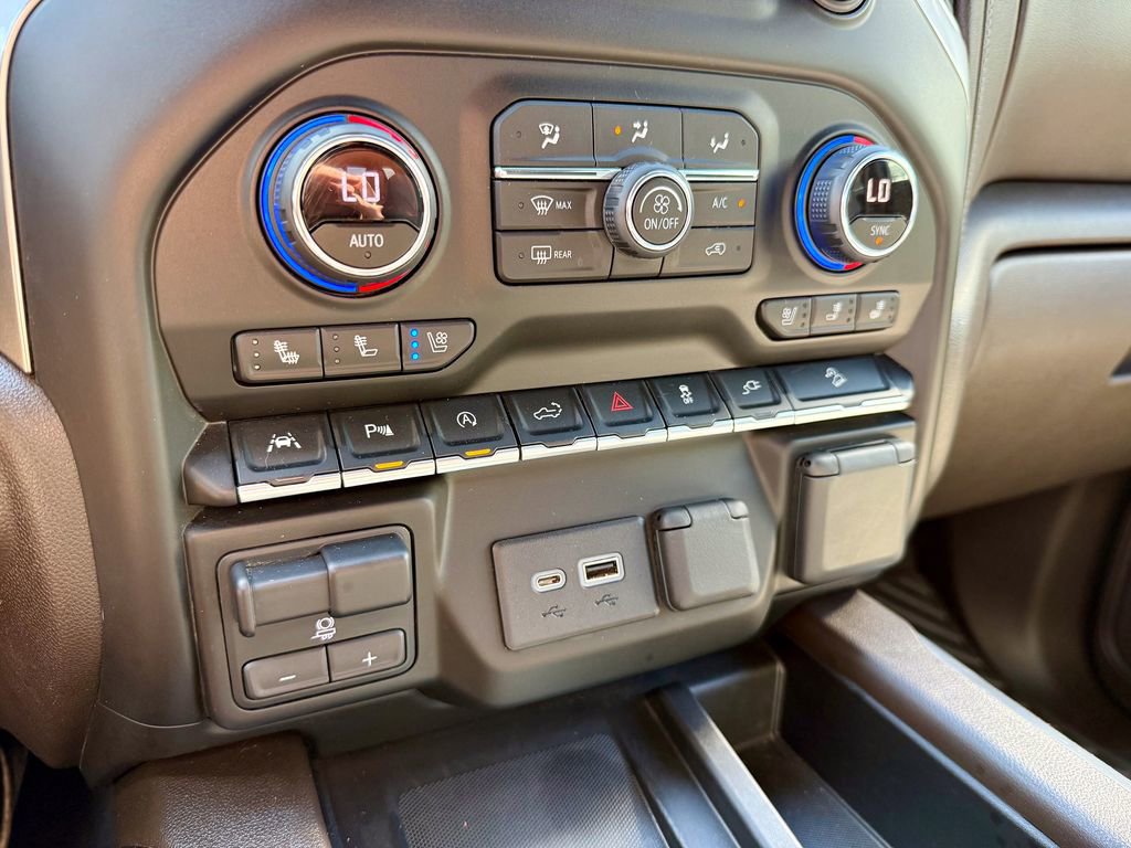 Used 2021 Chevrolet Silverado 1500 LTZ w/ Technology Package image 32