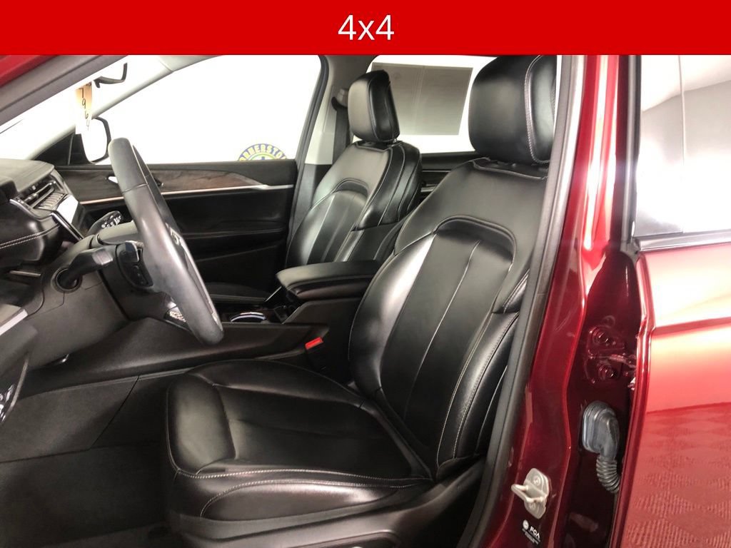 Used 2023 Jeep Grand Cherokee L Limited AWD/4WD image 11