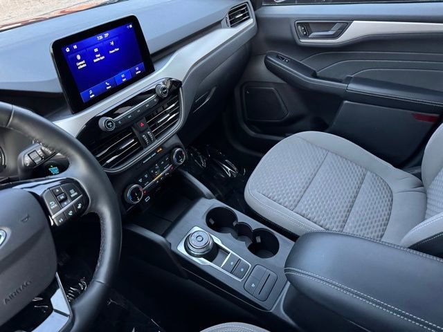 Certified 2022 Ford Escape SE w/ SE Sport Appearance Package image 20