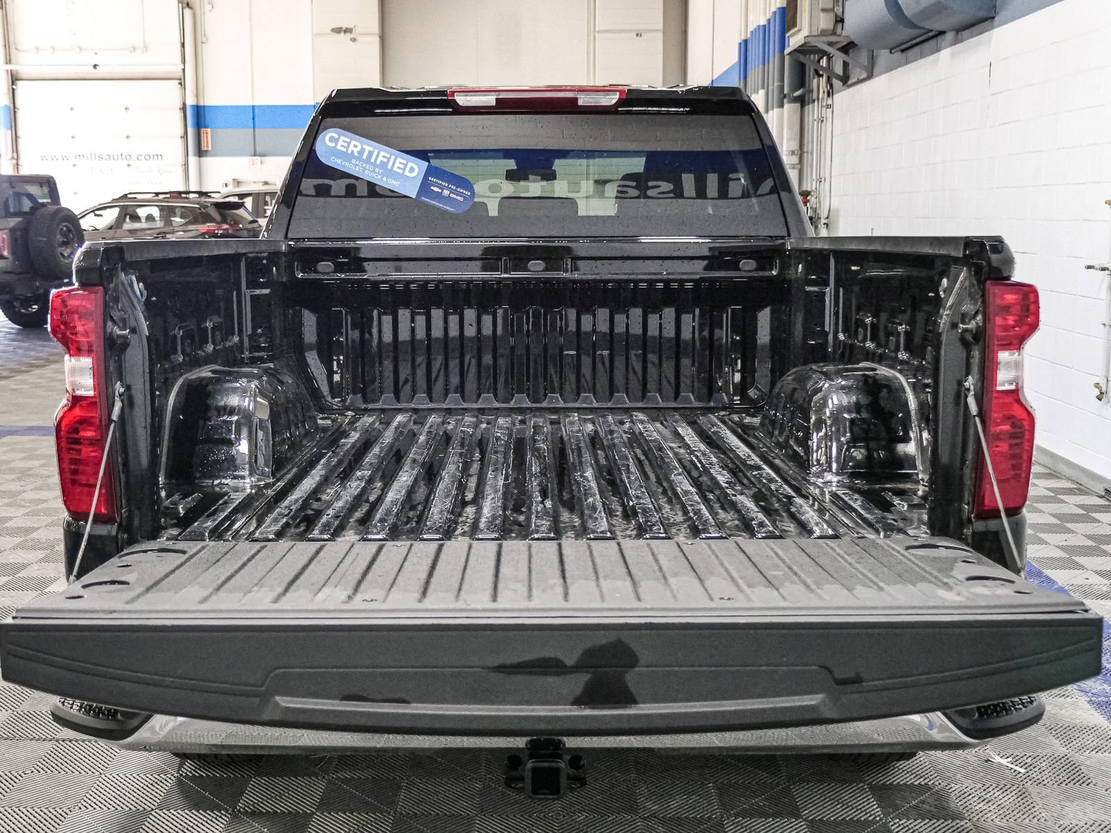 Used 2025 Chevrolet Silverado 1500 LT image 12