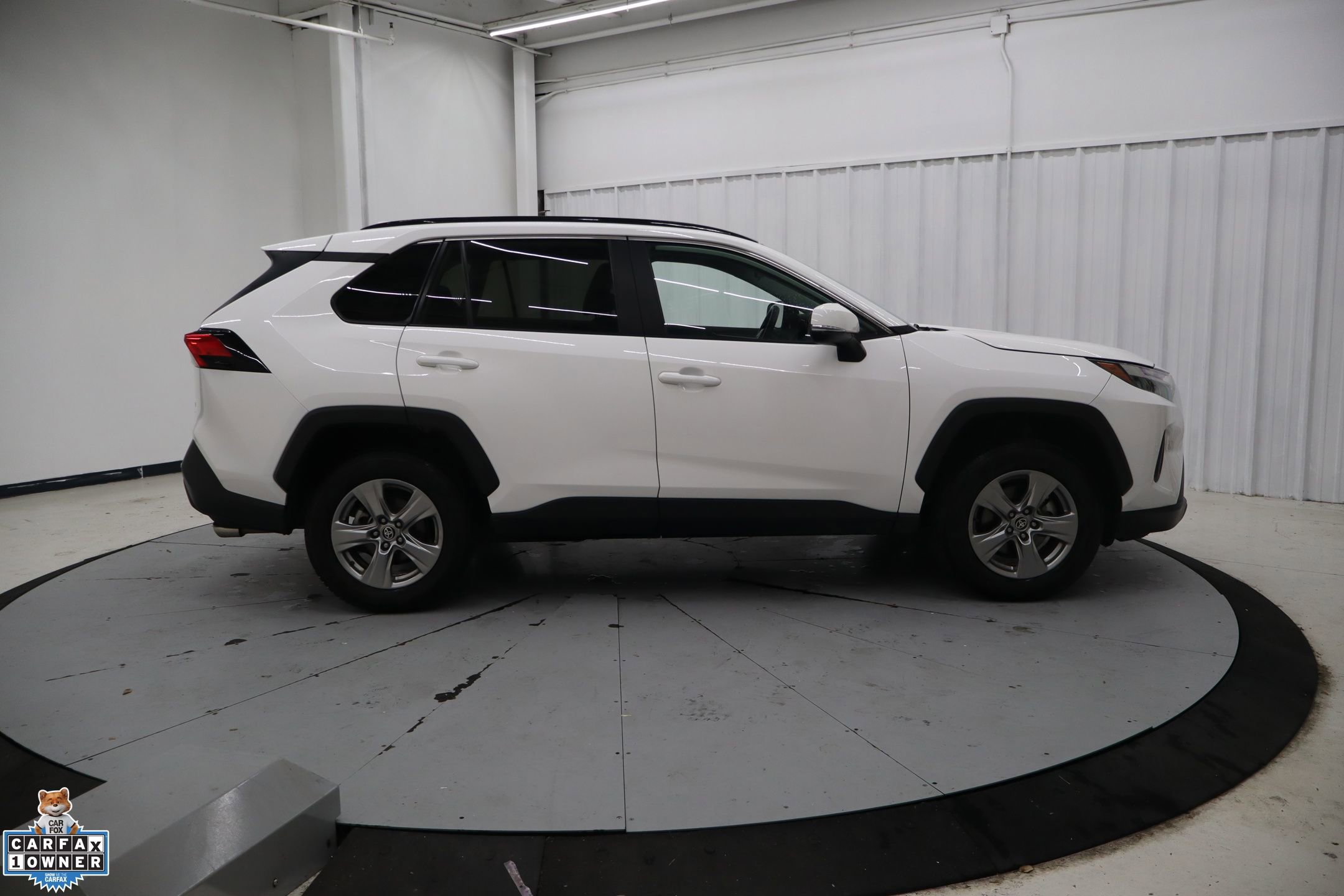 Used 2024 Toyota RAV4 XLE AWD/4WD image 2