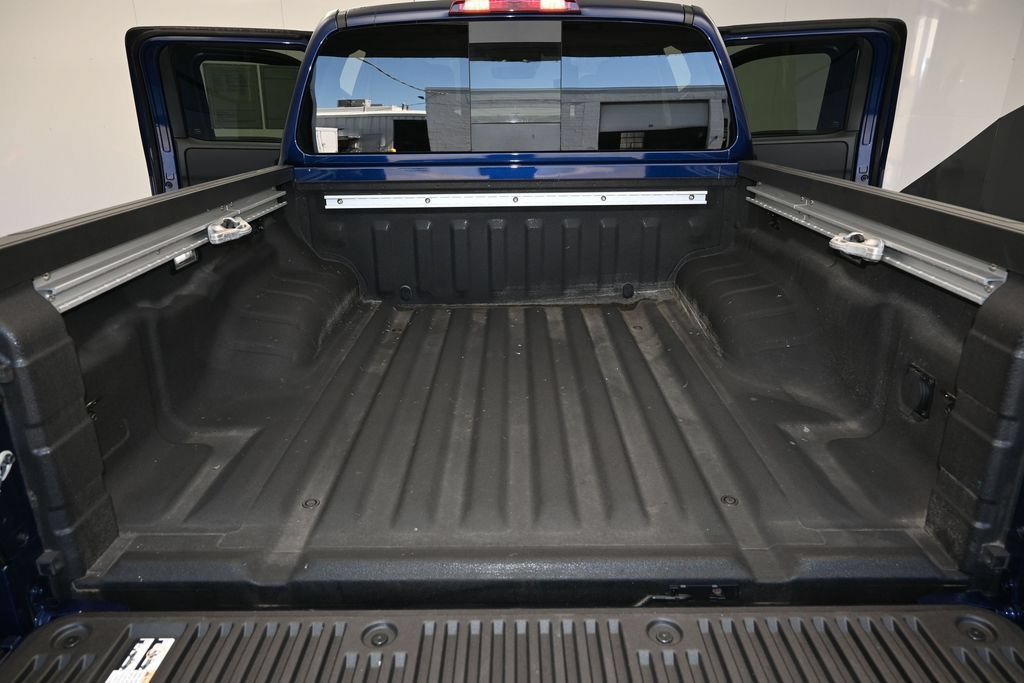 Used 2023 Nissan Frontier SV w/ SV Premium Package AWD/4WD image 12