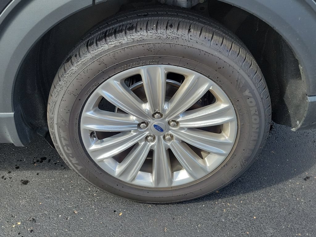 Certified 2022 Ford Explorer Limited w/ Equipment Group 301A AWD/4WD image 5