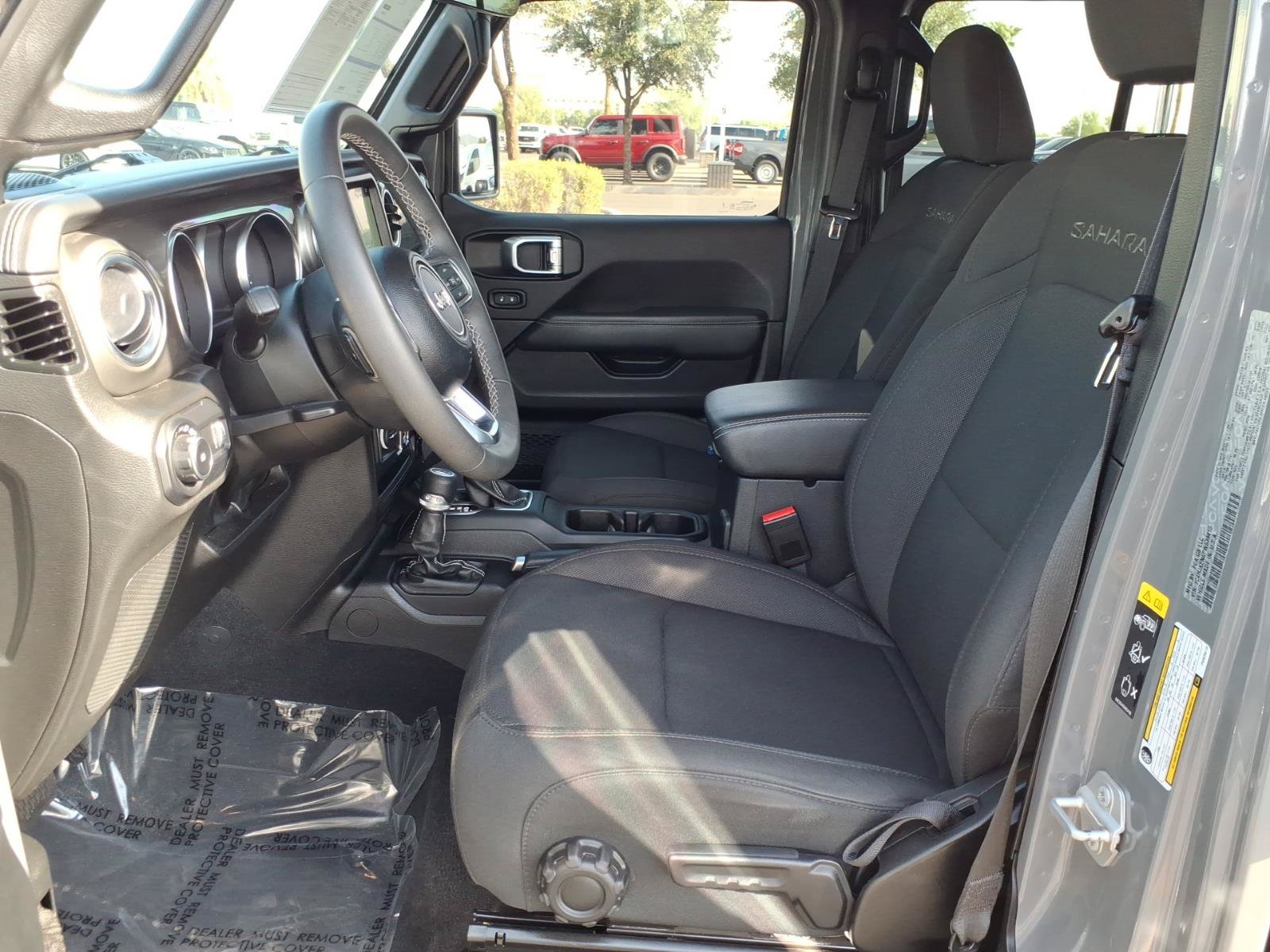 Used 2023 Jeep Wrangler Unlimited Sahara w/ LED Lighting Group AWD/4WD image 11