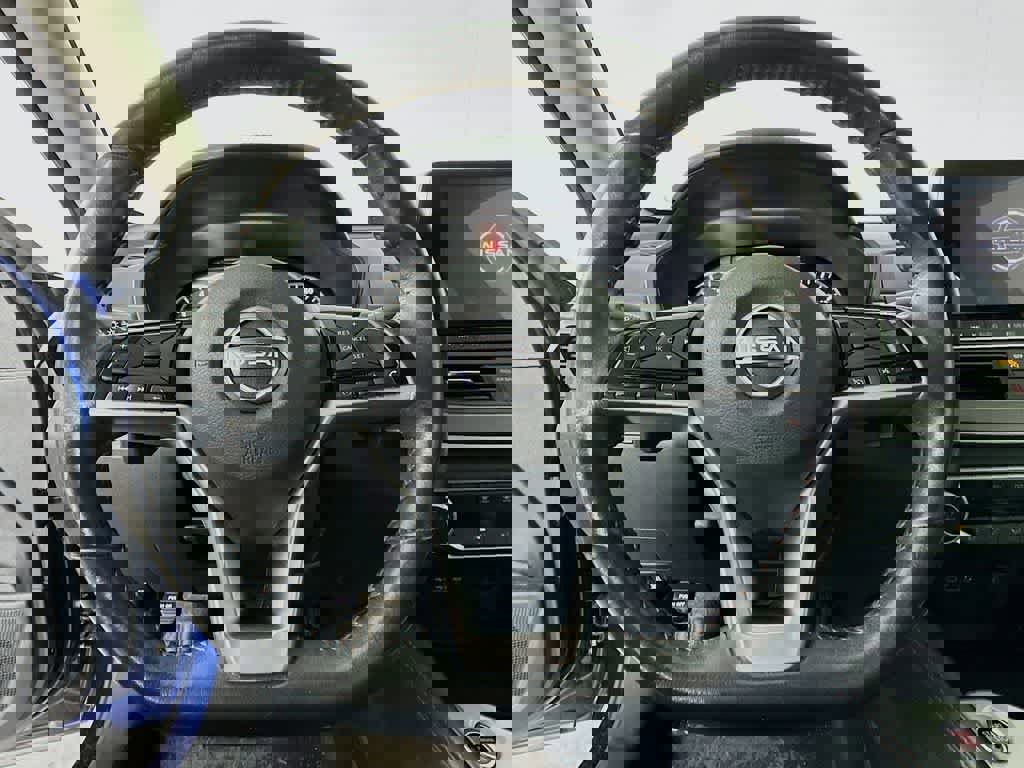 Used 2024 Nissan Altima 2.5 SR image 14