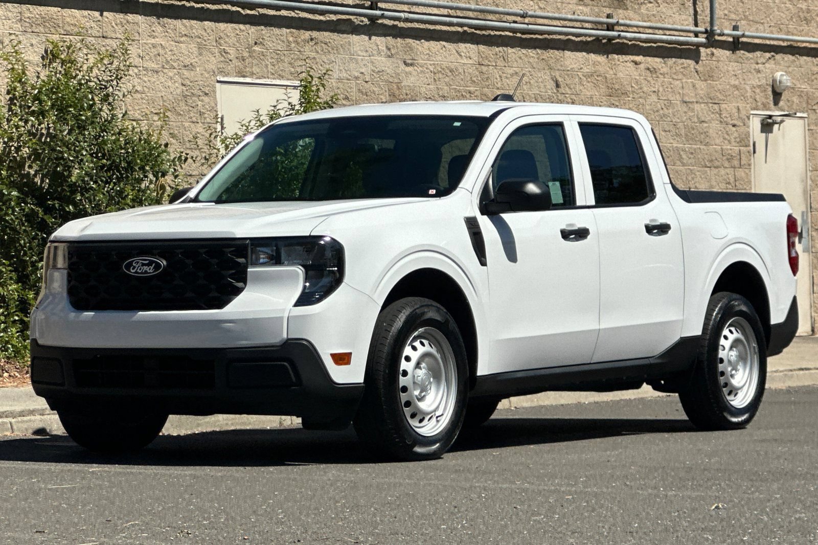 Certified 2025 Ford Maverick XL FWD image 8