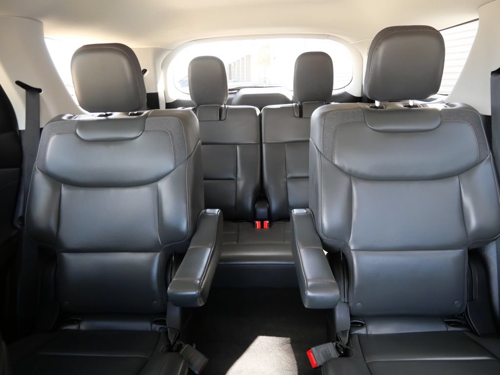 Certified 2025 Ford Explorer Active w/ Active Comfort Package AWD/4WD image 18