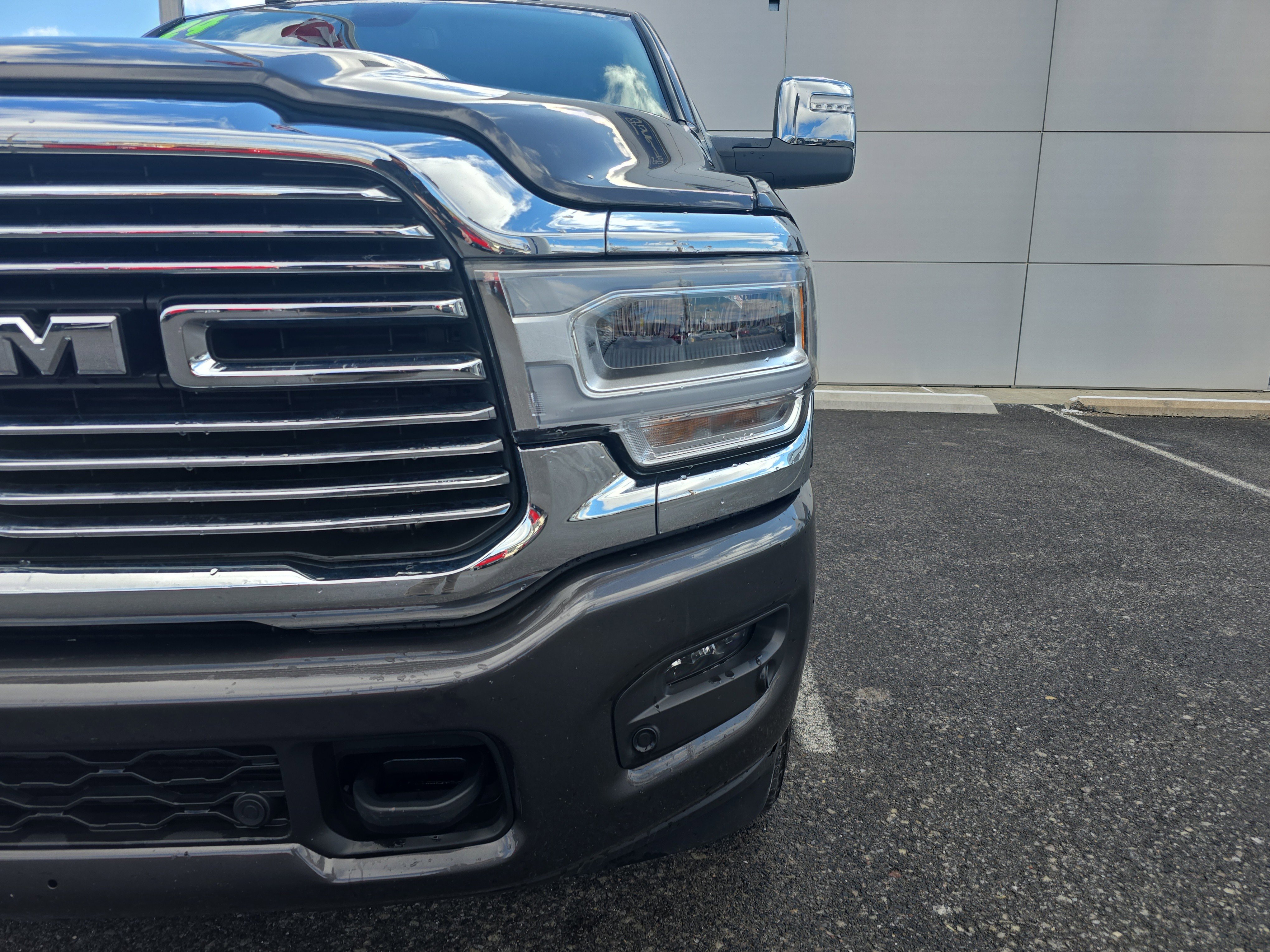 Used 2024 RAM 2500 Laramie image 9