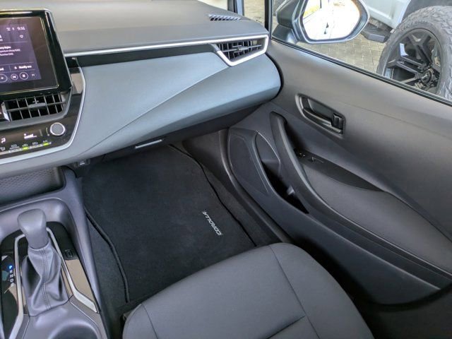 Used 2026 Toyota Corolla LE FWD image 15