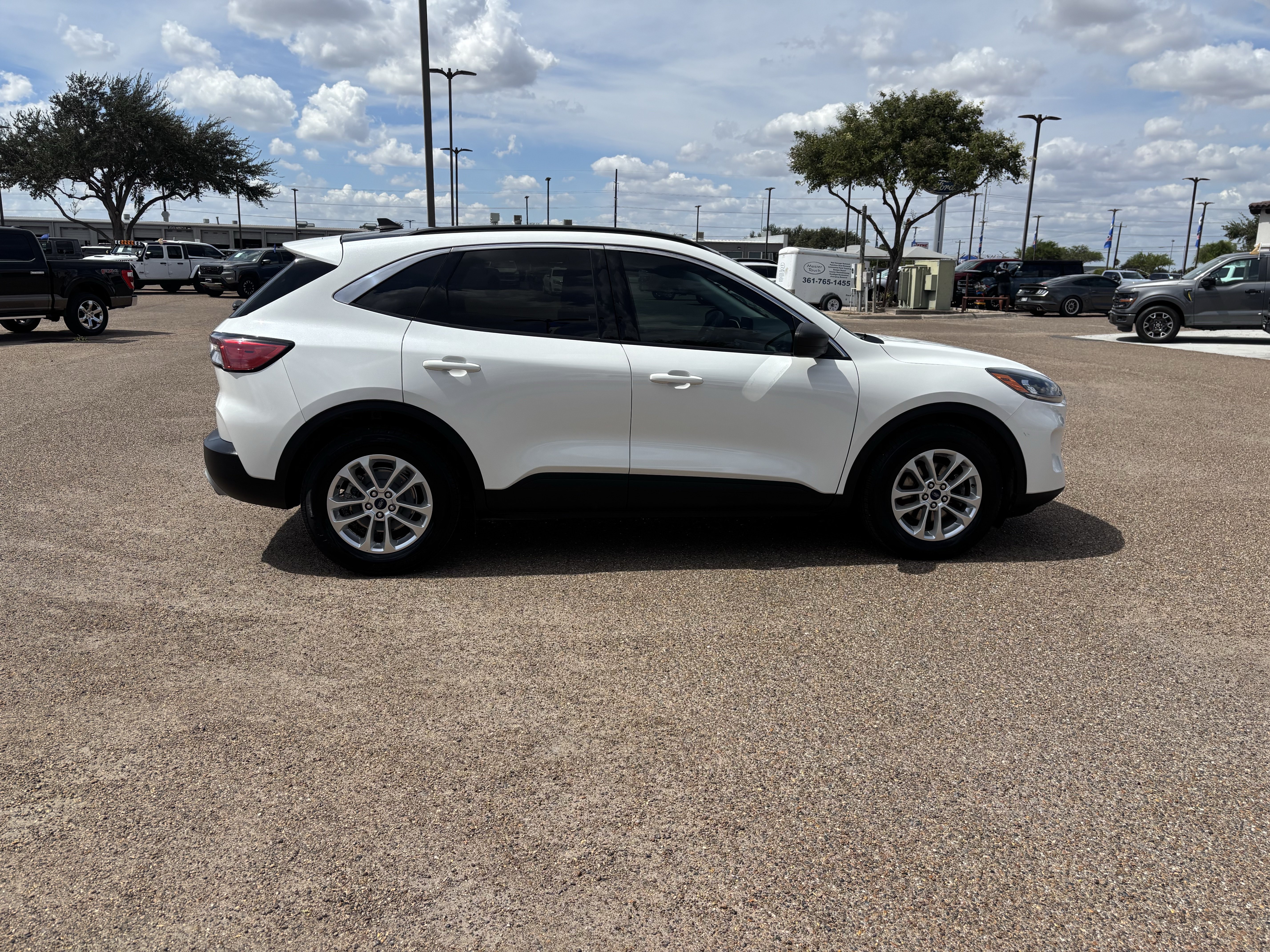 Certified 2022 Ford Escape SE FWD image 4