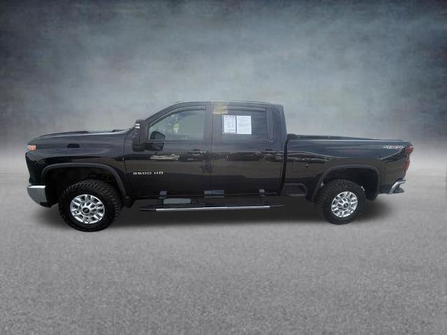 Used 2024 Chevrolet Silverado 2500 LT AWD/4WD image 2