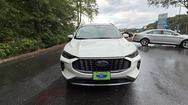 Certified 2024 Ford Escape Platinum AWD/4WD image 2