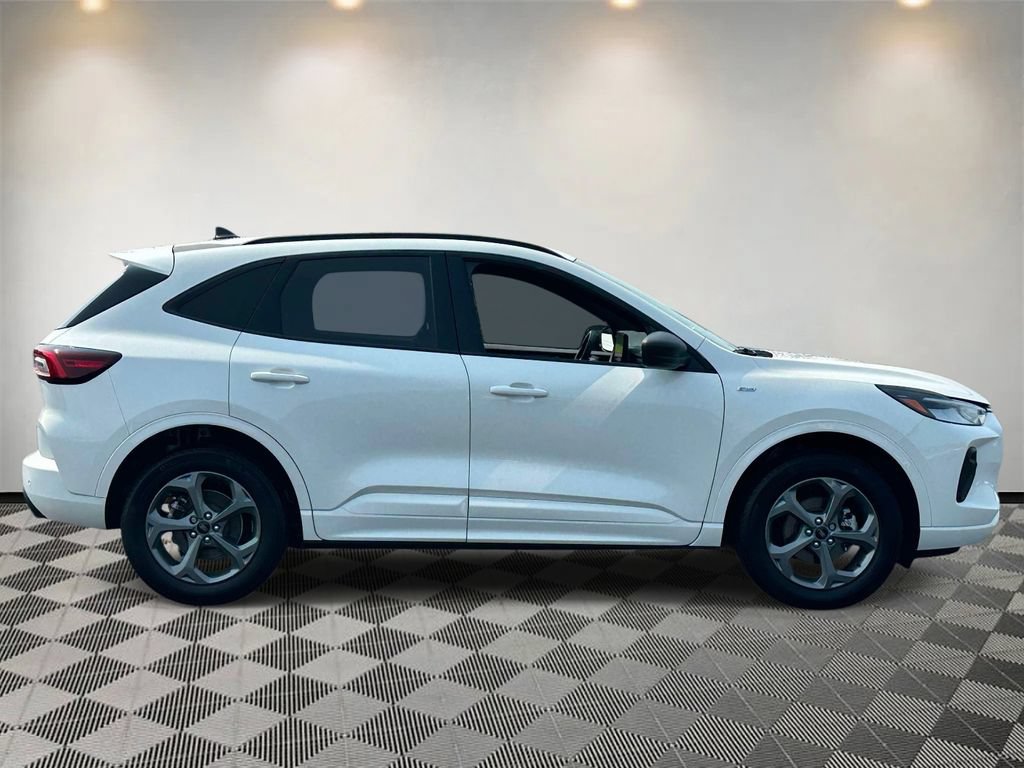 Certified 2024 Ford Escape ST-Line w/ Tech Pack #1 AWD/4WD image 2
