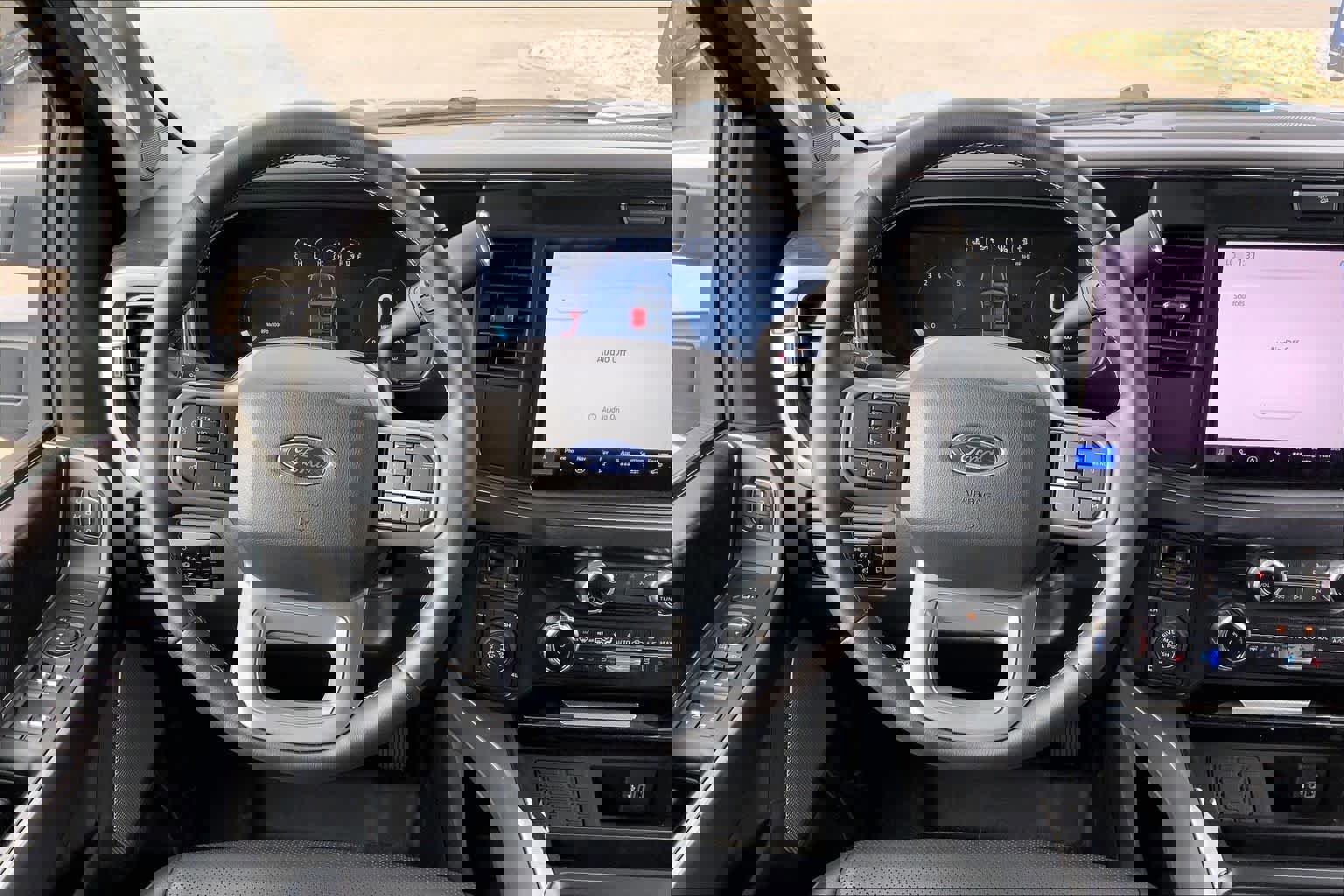 Certified 2025 Ford F250 Lariat w/ Tremor Off-Road Package image 7