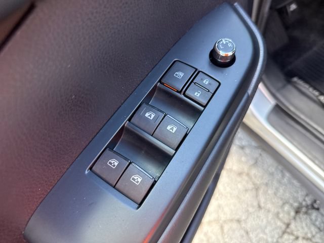 Used 2019 Toyota Highlander XLE AWD/4WD image 33