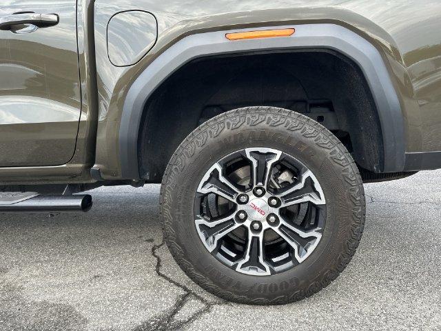Used 2024 GMC Canyon AT4 w/ AT4 Premium Package AWD/4WD image 10