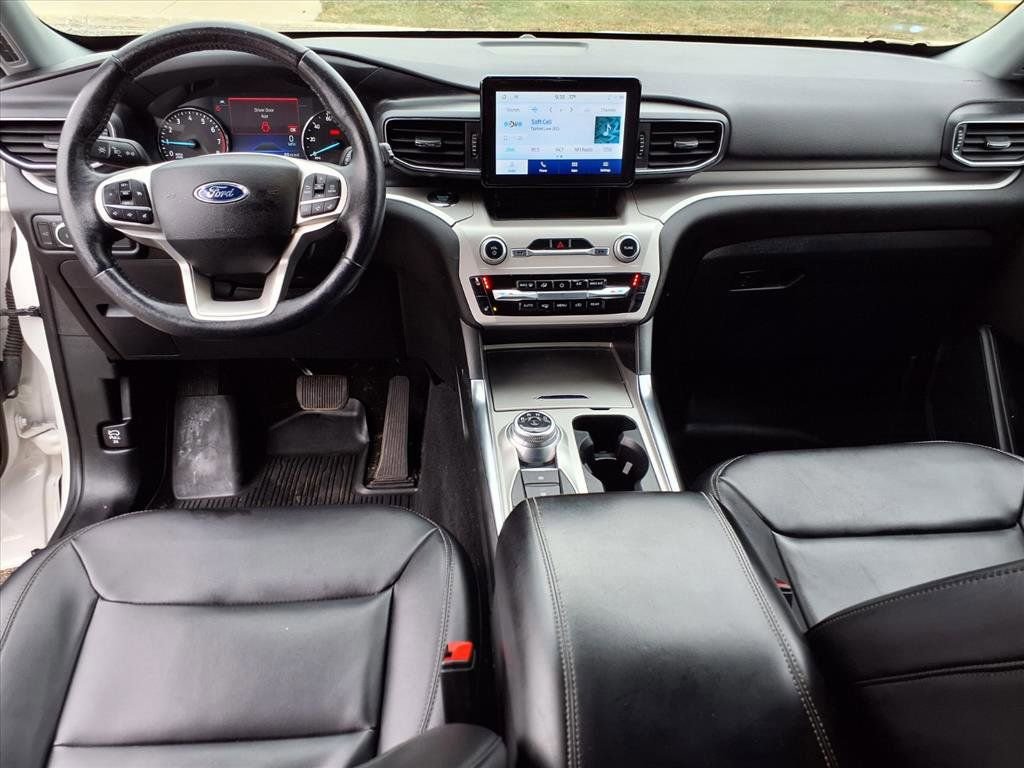 Certified 2022 Ford Explorer XLT w/ Equipment Group 202A image 13