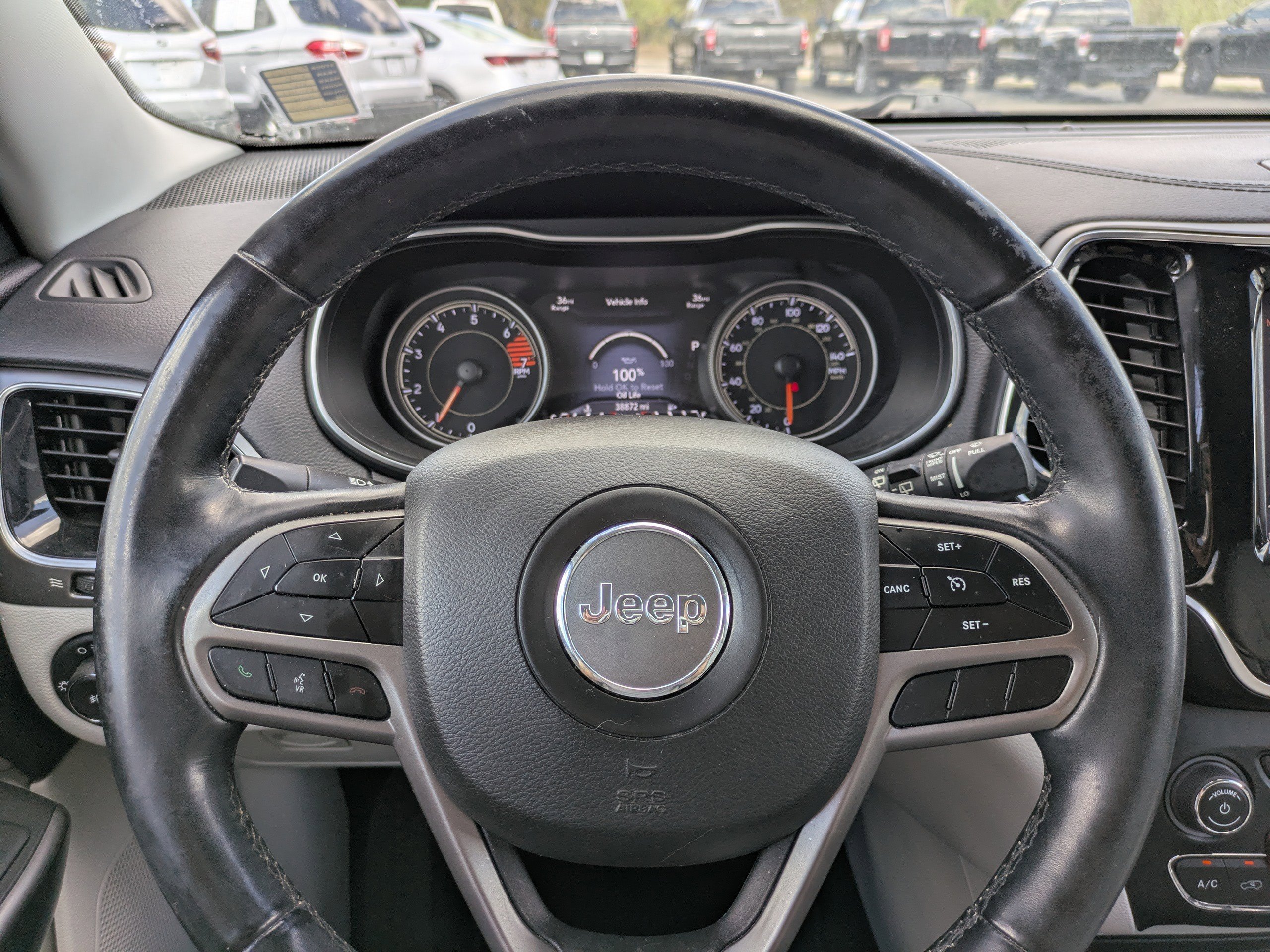 Used 2020 Jeep Cherokee Limited image 24