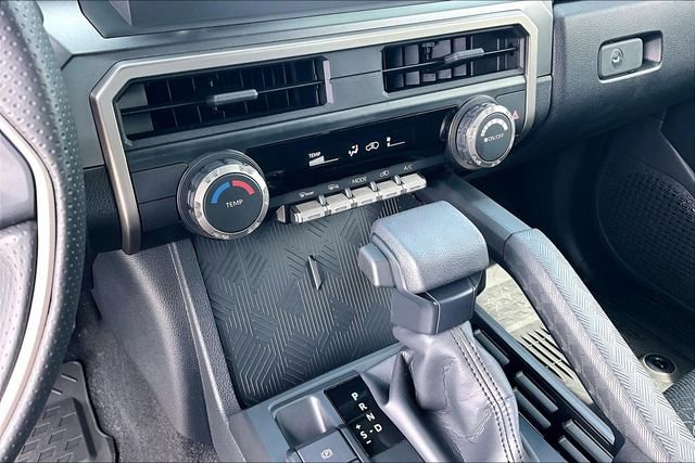 Used 2025 Toyota 4Runner SR5 AWD/4WD image 22