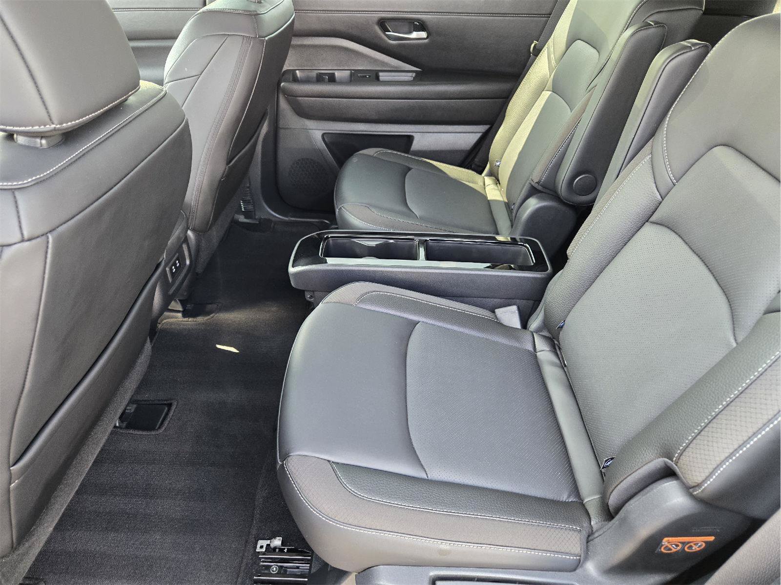 Used 2026 Nissan Pathfinder SL w/ SL Premium Package FWD image 28