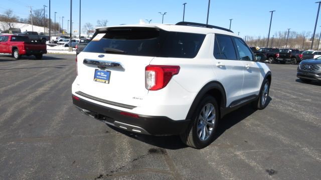 Certified 2023 Ford Explorer XLT w/ Equipment Group 202A image 5