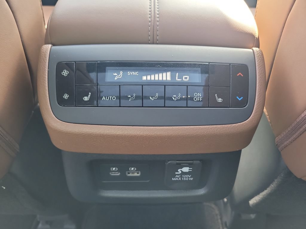 Used 2025 Nissan Pathfinder Platinum AWD/4WD image 14