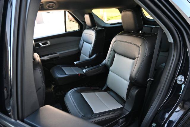 Certified 2024 Ford Explorer XLT w/ Equipment Group 202A AWD/4WD image 28