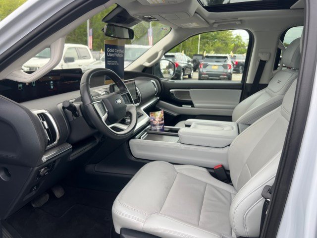 Certified 2025 Ford Expedition Max Platinum w/ Driver's Package AWD/4WD image 7