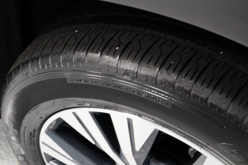 Used 2023 Nissan Rogue SV AWD/4WD image 19