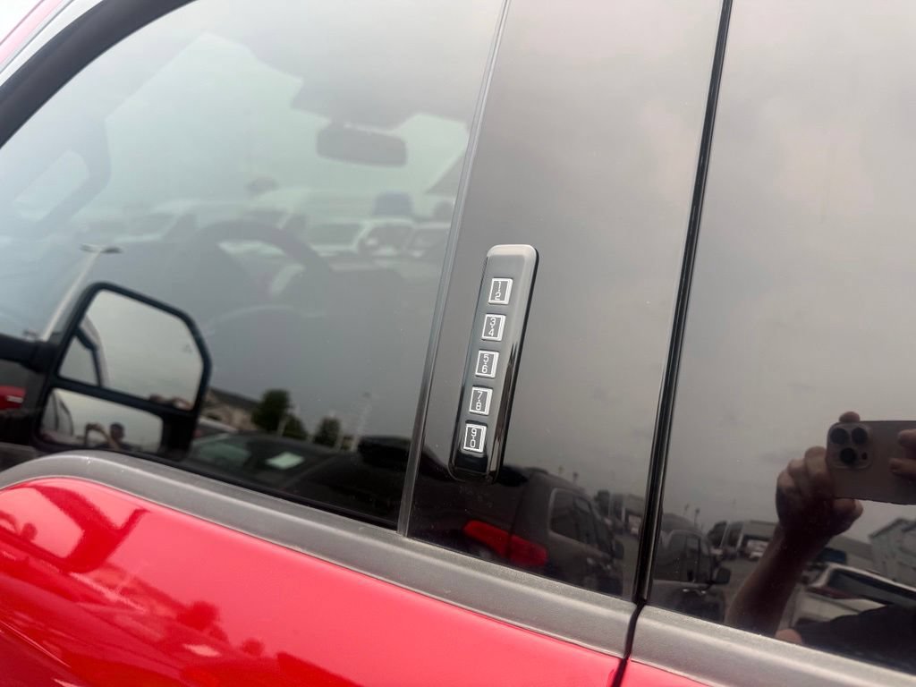 Certified 2021 Ford F250 Lariat w/ Tremor Off-Road Package AWD/4WD image 20