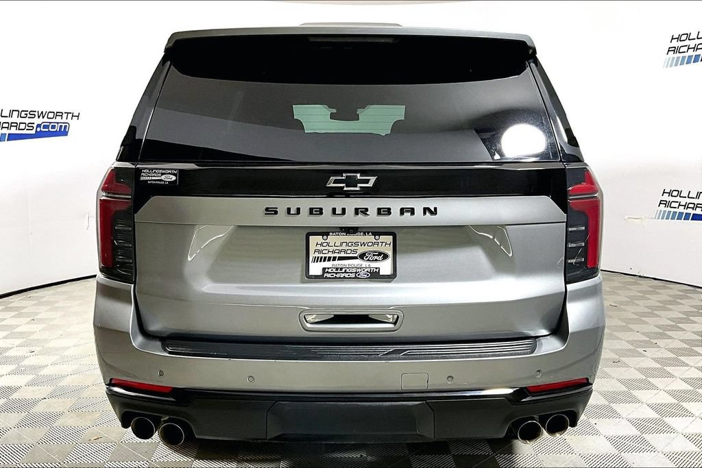 Used 2025 Chevrolet Suburban Z71 AWD/4WD image 4