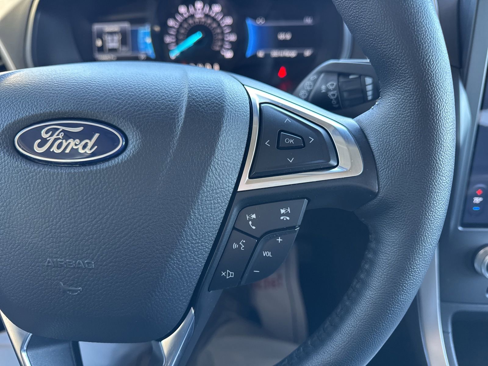 Certified 2024 Ford Edge SEL w/ Convenience Package image 29