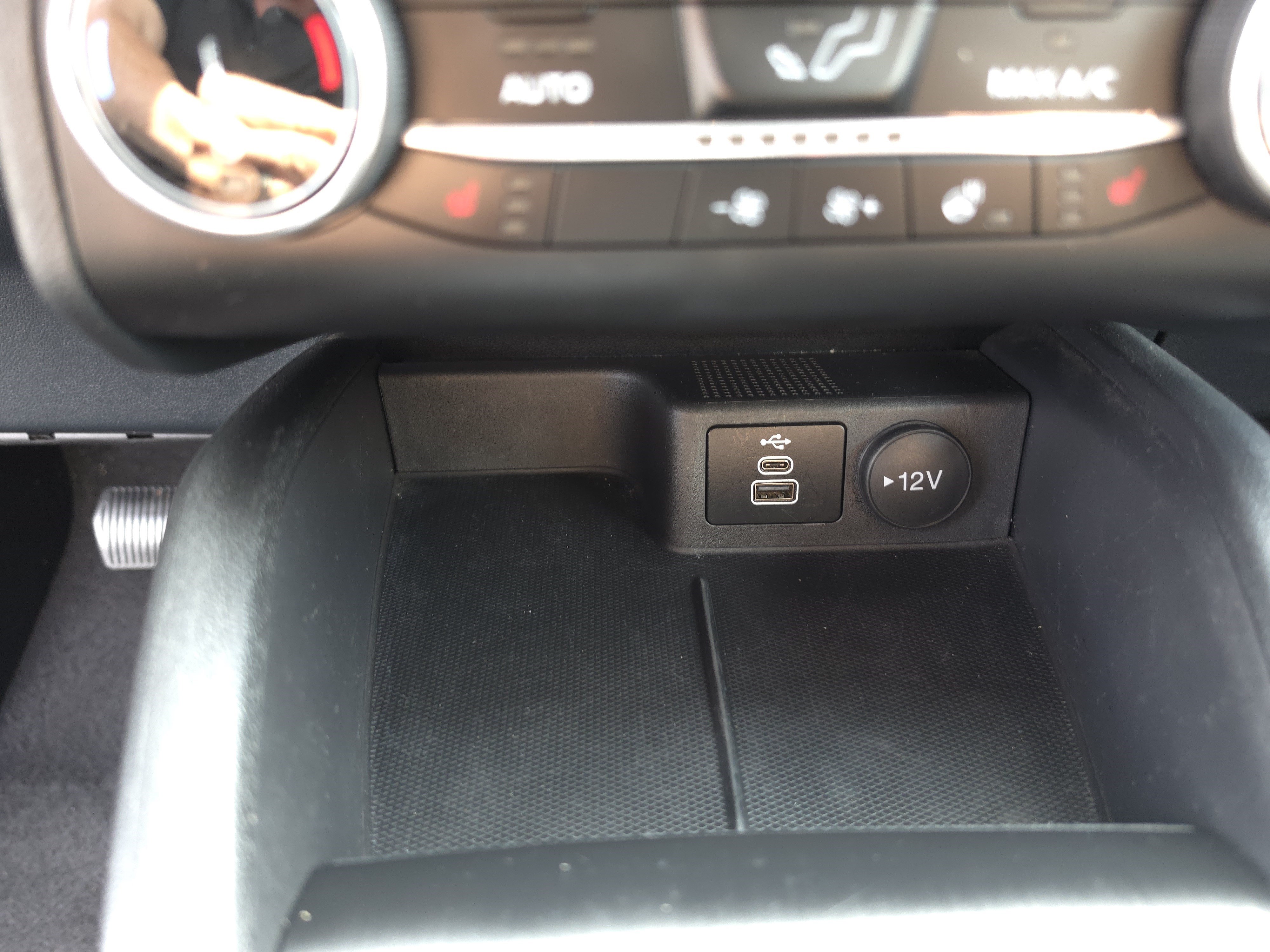 Certified 2024 Ford Escape Active AWD/4WD image 18
