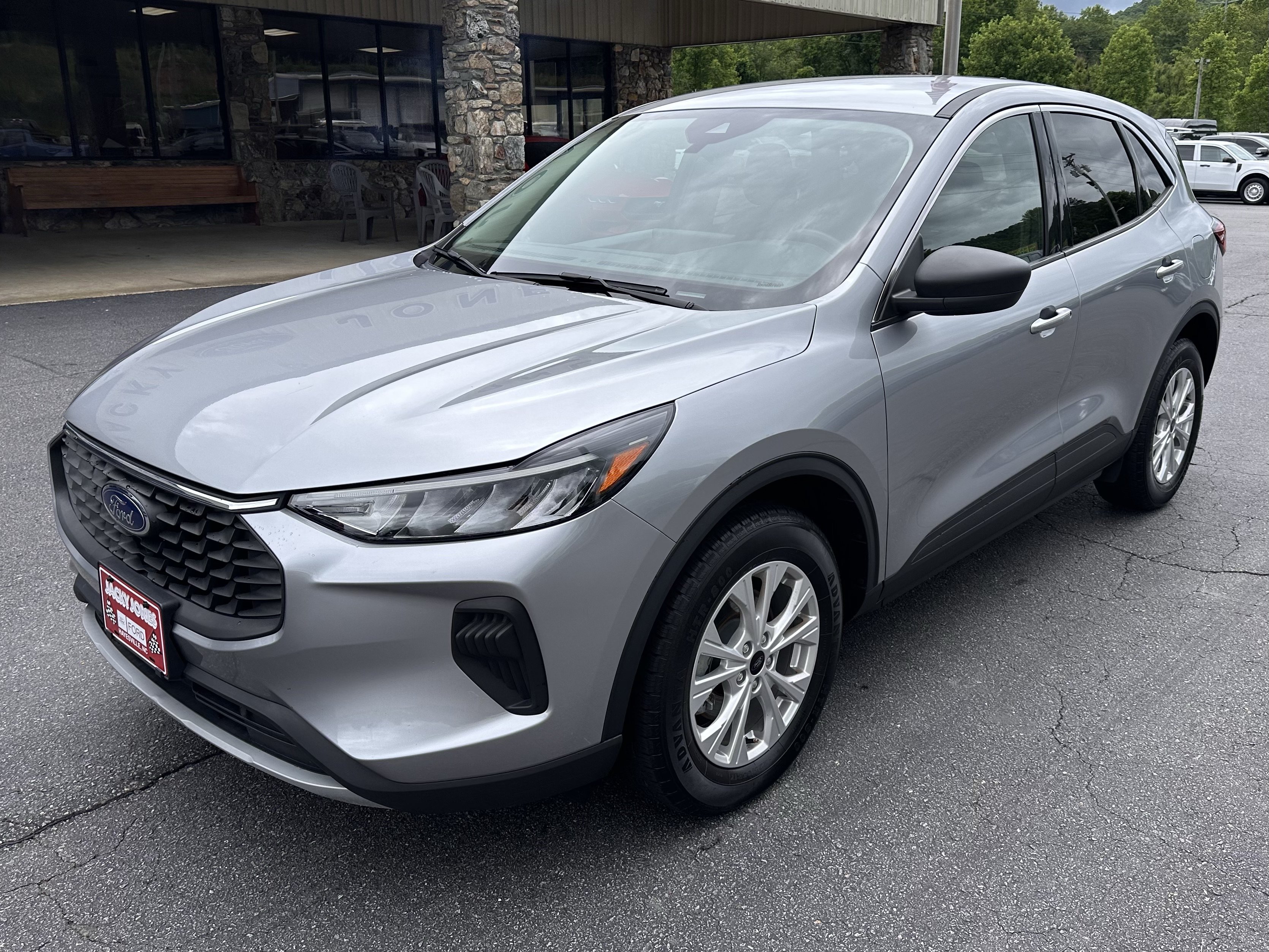 Certified 2024 Ford Escape Active w/ Tech Pack #1 AWD/4WD image 2