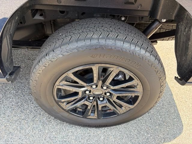 Certified 2025 Ford F150 Platinum w/ Equipment Group 702A High AWD/4WD image 10
