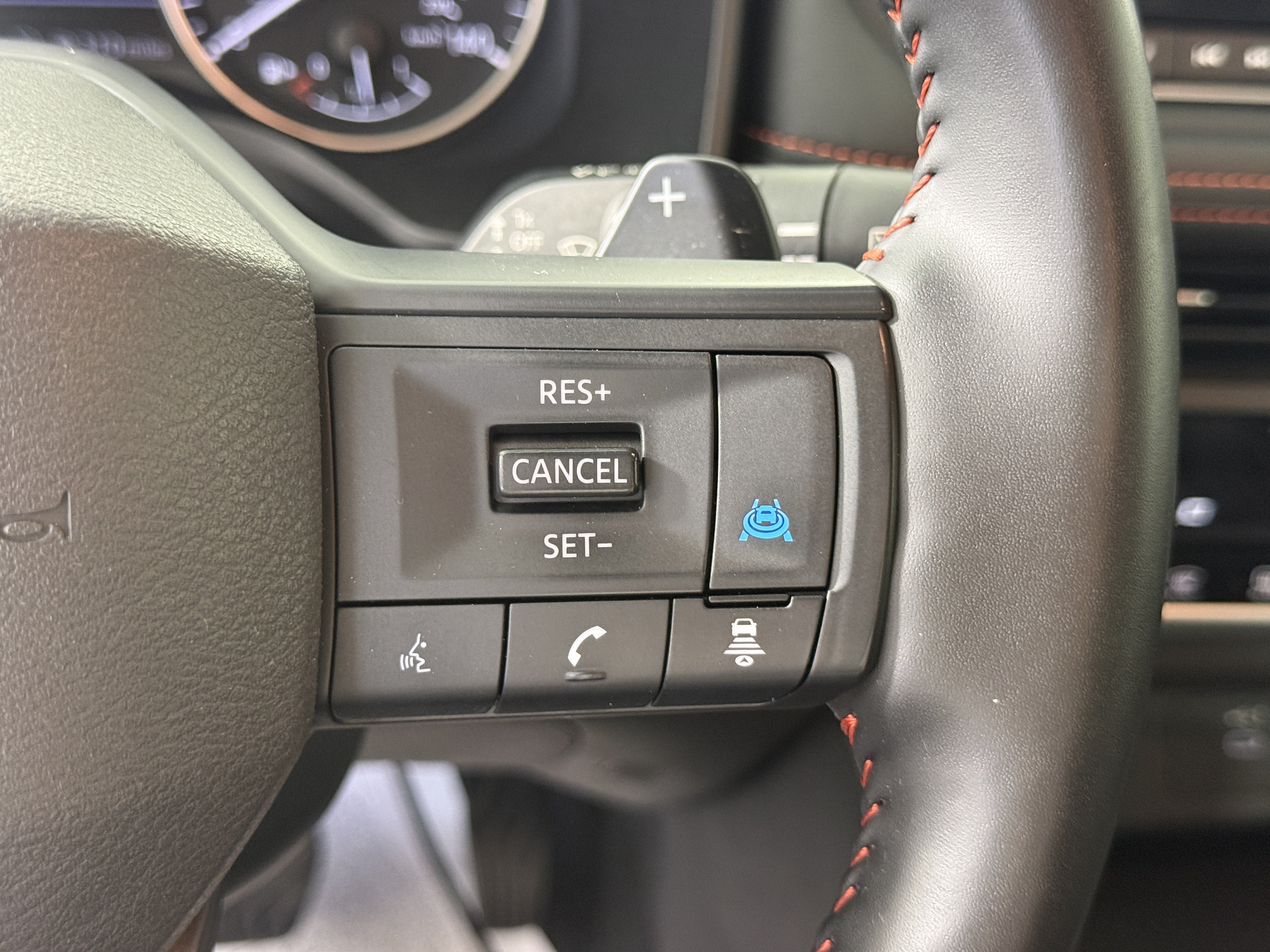 Used 2025 Nissan Rogue SV AWD/4WD image 28