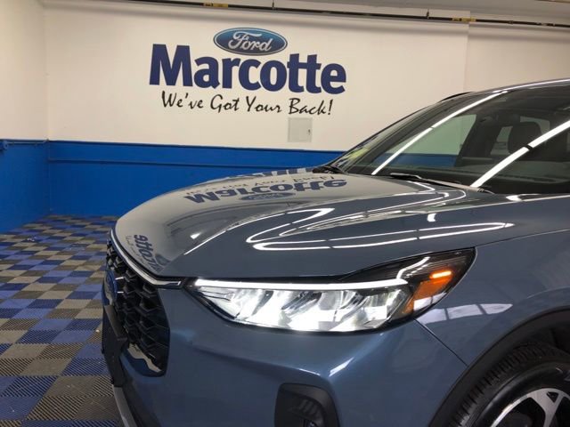 Certified 2025 Ford Escape ST-Line Elite image 7