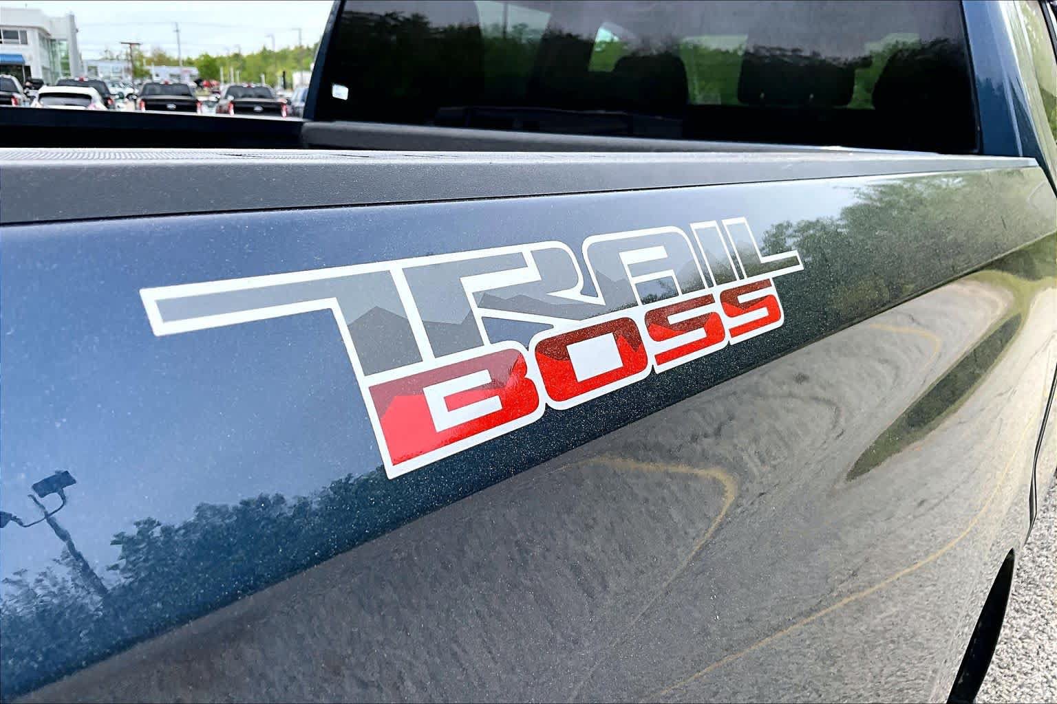 Used 2021 Chevrolet Silverado 1500 Custom Trail Boss AWD/4WD image 33