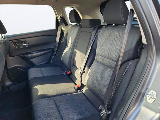 Used 2025 Nissan Rogue SV FWD image 18