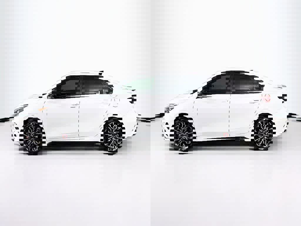 Used 2024 Kia Forte GT image 2