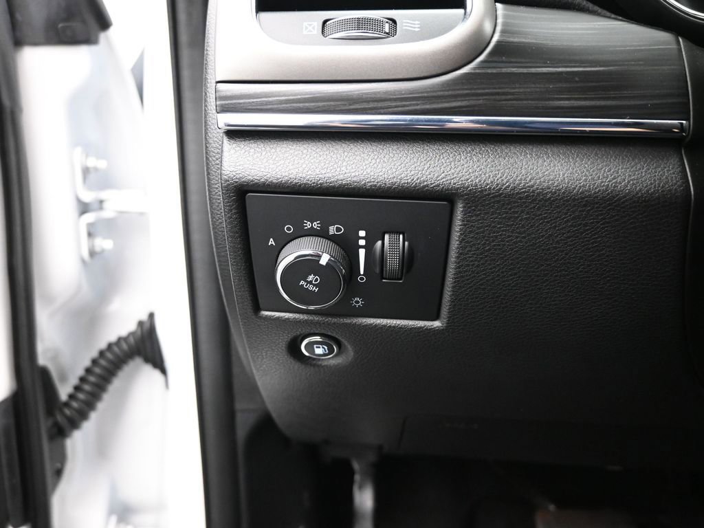 Used 2022 Jeep Grand Cherokee Limited w/ Tech Group image 14