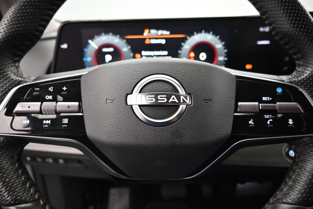 Used 2023 Nissan Ariya AWD image 12