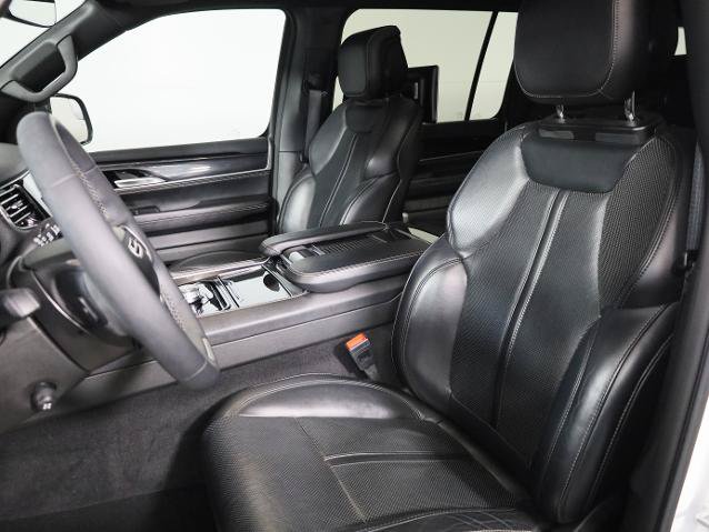 Used 2024 Jeep Wagoneer 4WD w/ Premium Group I image 9