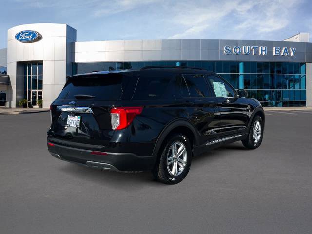 Certified 2023 Ford Explorer XLT w/ Equipment Group 202A RWD image 5