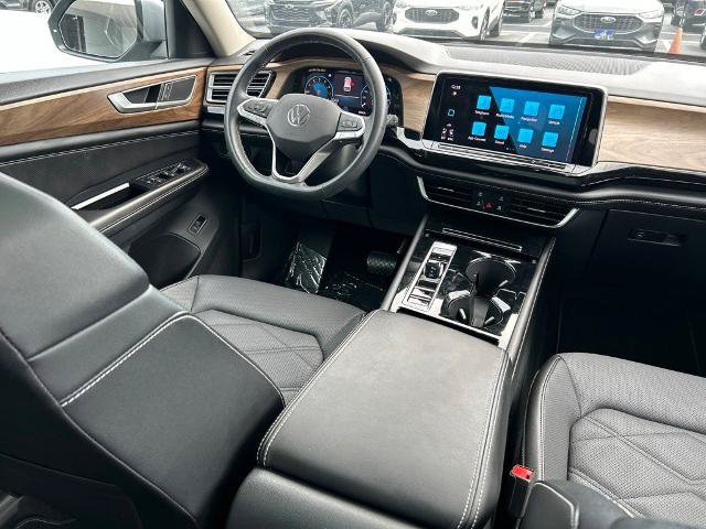 Used 2024 Volkswagen Atlas SE AWD/4WD image 9