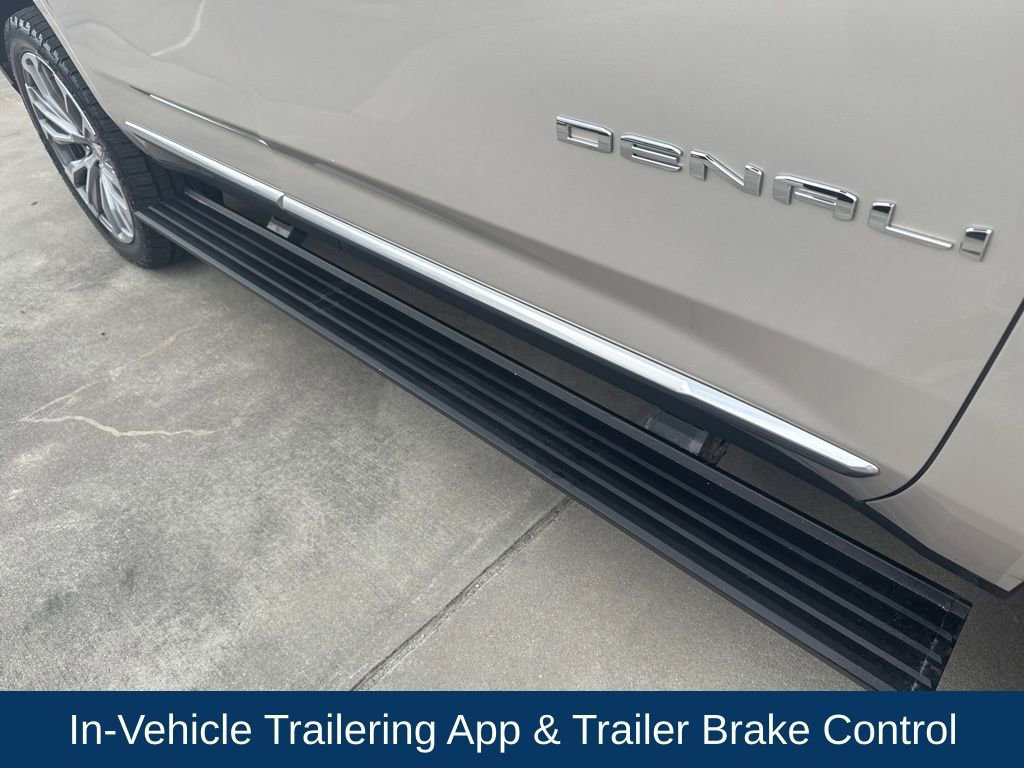 Used 2021 GMC Yukon Denali w/ Denali Premium Package AWD/4WD image 11
